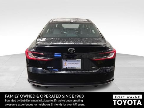 Used 2025 Toyota Camry SE image 8