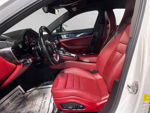 Used 2023 Porsche Panamera RWD image 2
