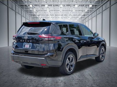 Used 2025 Nissan Rogue SV AWD/4WD image 8
