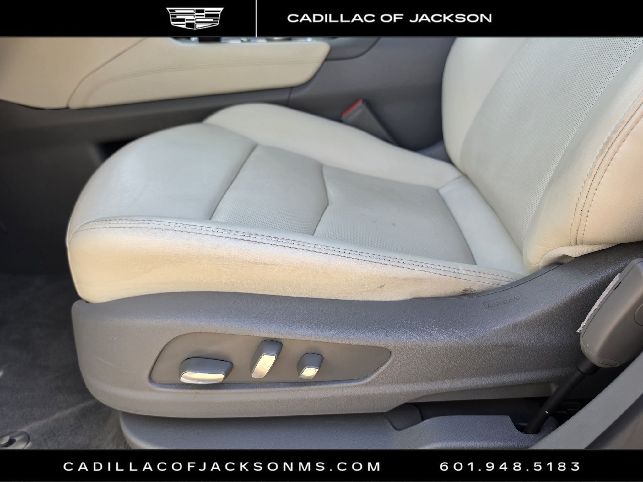 Certified 2025 Cadillac XT5 Premium Luxury FWD image 16