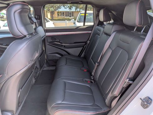Used 2024 Jeep Wagoneer Launch Edition AWD/4WD image 16