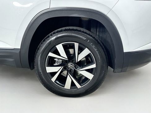 Used 2022 Volkswagen Atlas Cross Sport SE FWD image 24