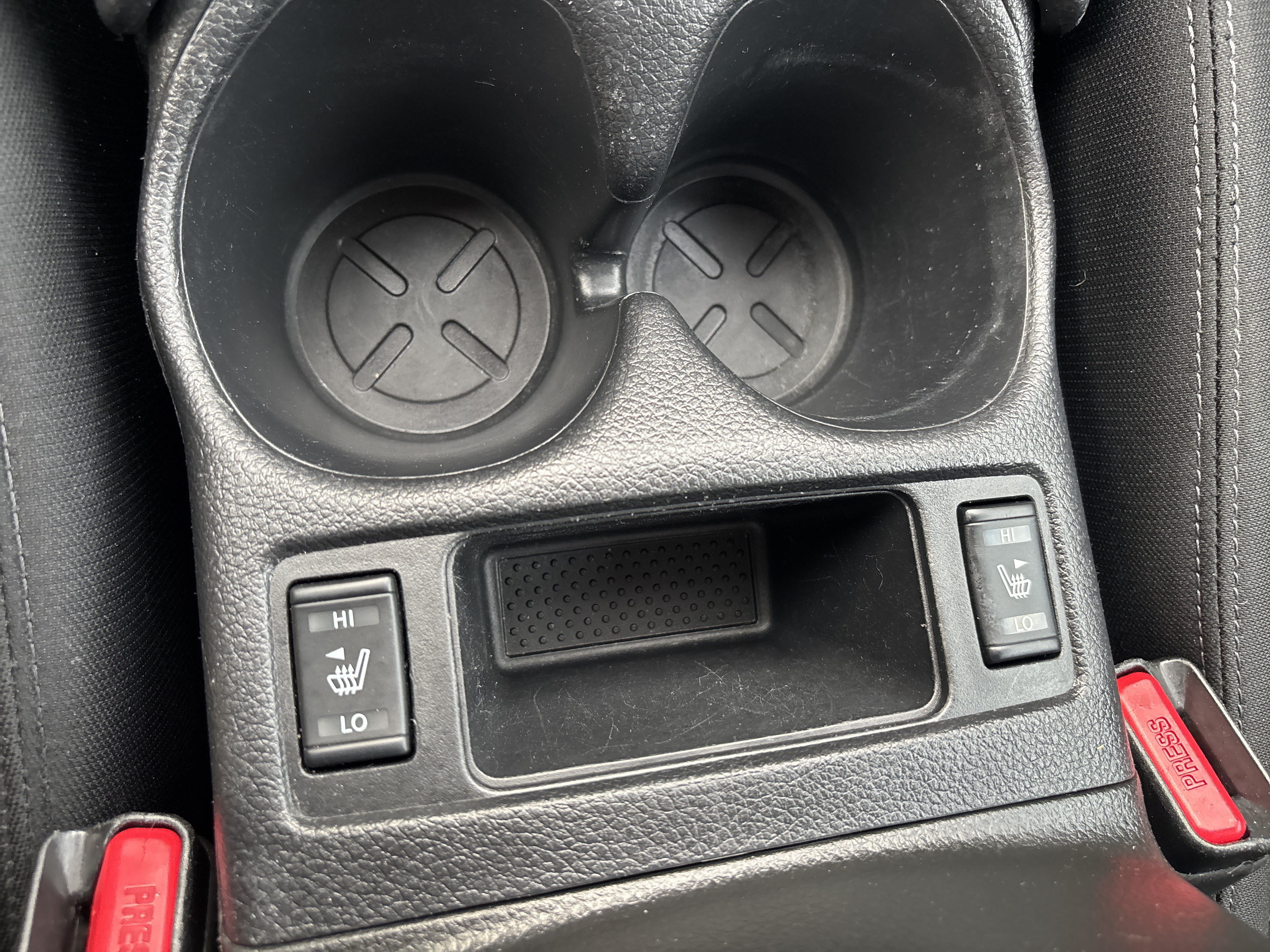 Used 2018 Nissan Rogue SV FWD image 17