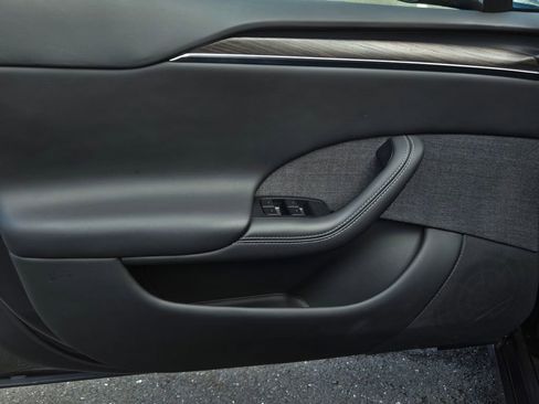 Used 2023 Tesla Model S Standard Range image 10