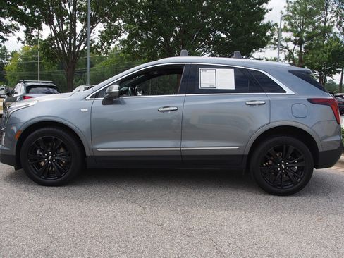 Used 2022 Cadillac XT5 Premium Luxury w/ Technology Package FWD image 5
