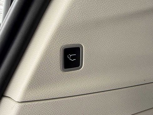 Used 2023 Chrysler Pacifica Limited image 20