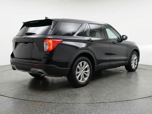 Used 2024 Ford Explorer Limited image 9