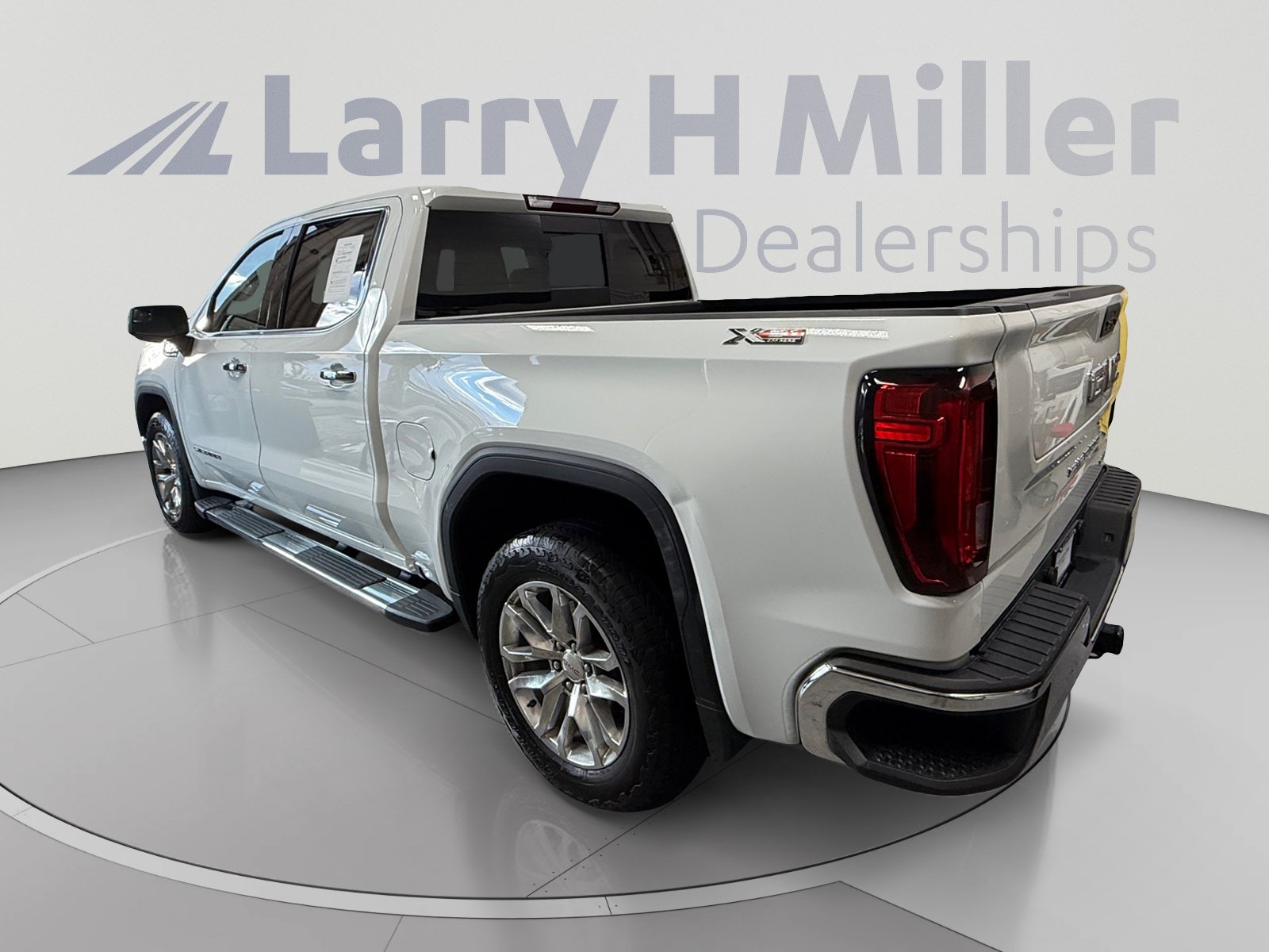 Used 2021 GMC Sierra 1500 SLT w/ SLT Premium Package AWD/4WD image 3