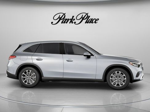 Used 2026 Mercedes-Benz GLC 300 image 28