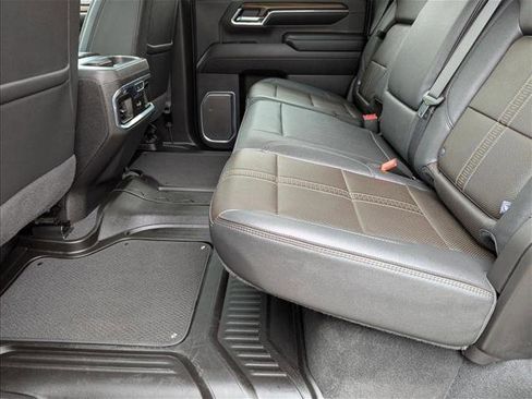 Used 2024 Chevrolet Silverado 3500 High Country w/ Technology Package AWD/4WD image 19
