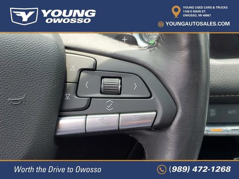 Used 2022 Cadillac XT4 Premium Luxury w/ Cold Weather Package AWD/4WD image 16