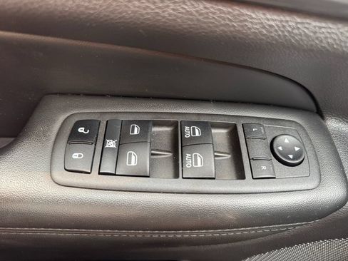 Certified 2022 Jeep Grand Cherokee Laredo X AWD/4WD image 27