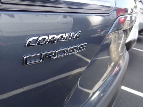 Certified 2025 Toyota Corolla Cross XLE AWD/4WD image 9