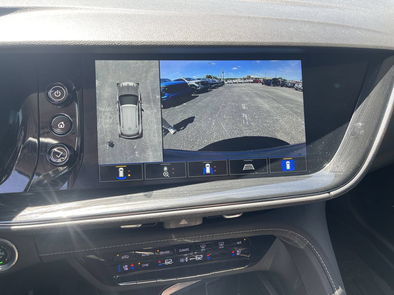 Used 2023 Buick Envision Avenir AWD/4WD image 15