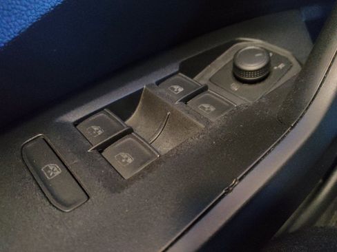 Used 2021 Volkswagen Jetta SE image 27