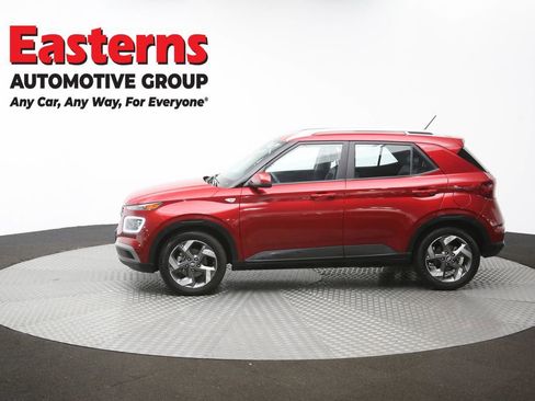 Used 2025 Hyundai Venue Limited image 59