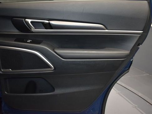 Certified 2025 Kia Telluride S image 15