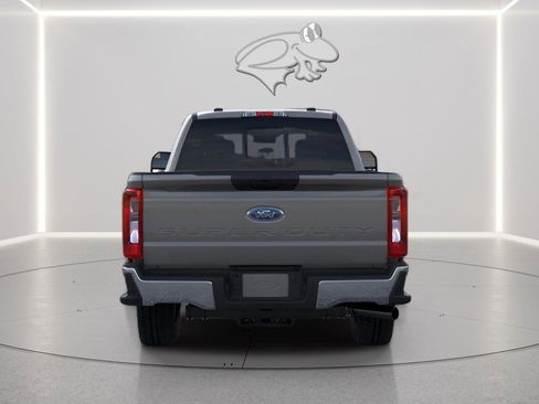 New 2026 Ford F250 XLT w/ FX4 Off-Road Package image 5