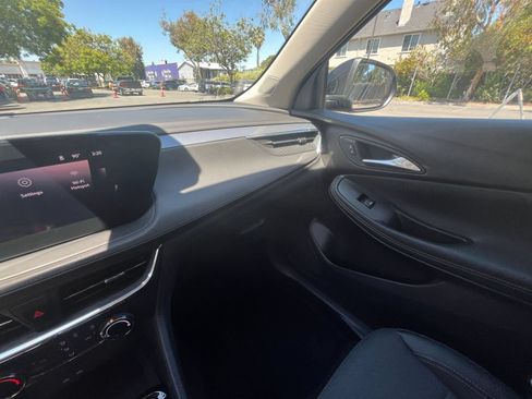 Used 2025 Buick Encore GX Preferred FWD image 34
