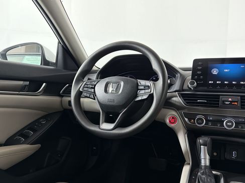 Used 2018 Honda Accord LX image 26