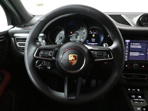 Used 2026 Porsche Macan AWD/4WD image 16