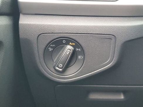 Used 2022 Volkswagen Atlas SE image 34