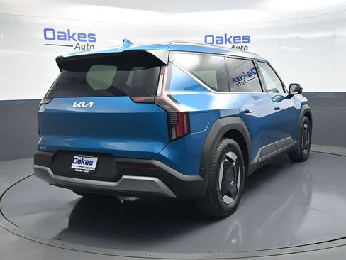 New 2026 Kia EV9 Wind AWD/4WD image 7