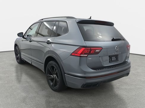 Certified 2023 Volkswagen Tiguan SE R-Line image 5