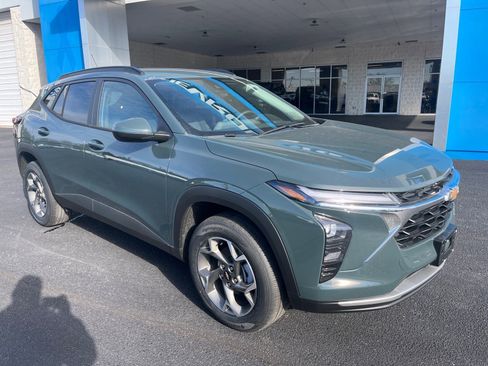 New 2026 Chevrolet Trax LT w/ Driver Confidence Package image 4