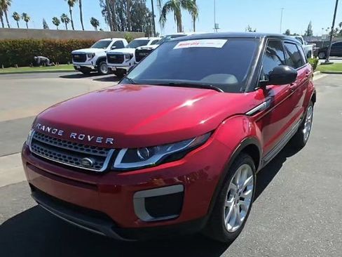 Used 2017 Land Rover Range Rover Evoque SE AWD/4WD image 2