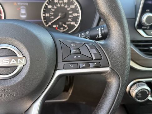 Used 2024 Nissan Altima 2.5 SV FWD image 14