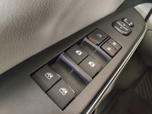Used 2017 Toyota Camry LE FWD image 27