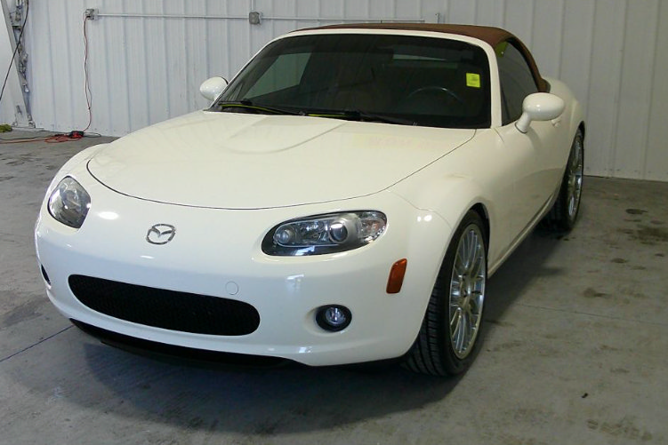 Used 2007 MAZDA MX-5 Miata Grand Touring w/ Premium Pkg RWD image 3