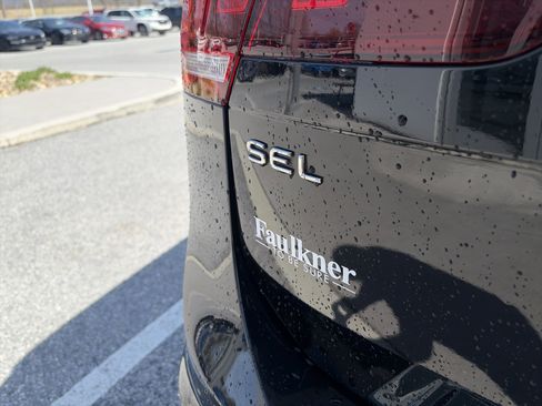 Used 2024 Volkswagen Tiguan SEL R-Line image 36