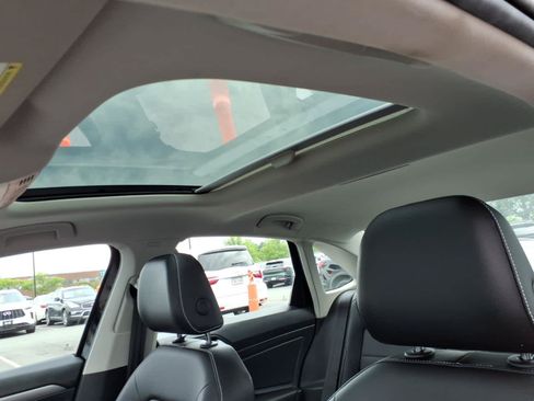Used 2022 Volkswagen Jetta SE FWD image 15