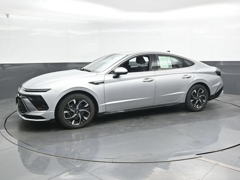 Used 2025 Hyundai Sonata SEL FWD image 7