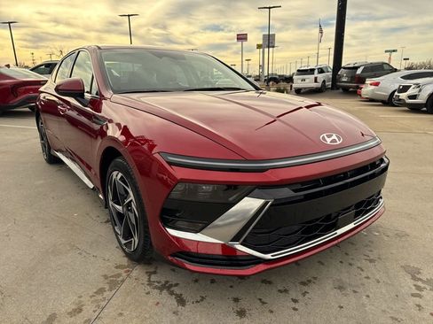 New 2026 Hyundai Sonata SEL image 3