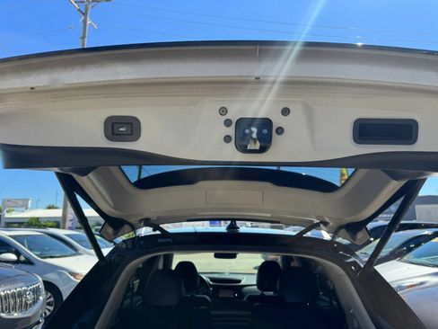 Used 2018 Nissan Rogue SL w/ Premium Package FWD image 16