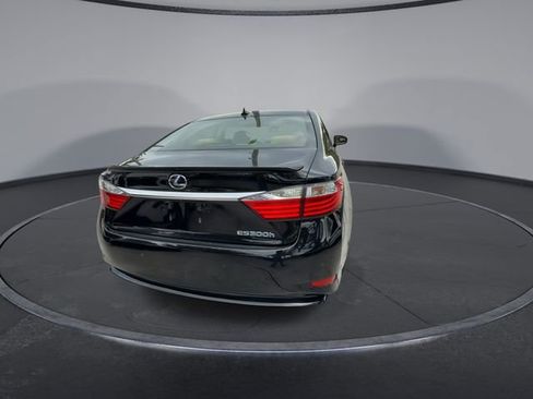 Used 2013 Lexus ES 300h w/ Luxury Pkg FWD image 7