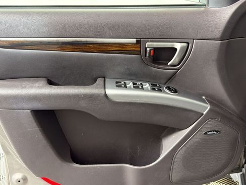 Used 2012 Hyundai Santa Fe Limited FWD image 12