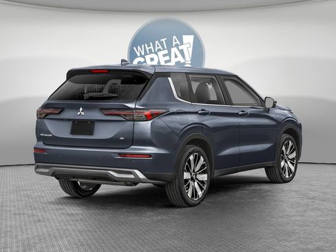 New 2026 Mitsubishi Outlander LE AWD/4WD image 2