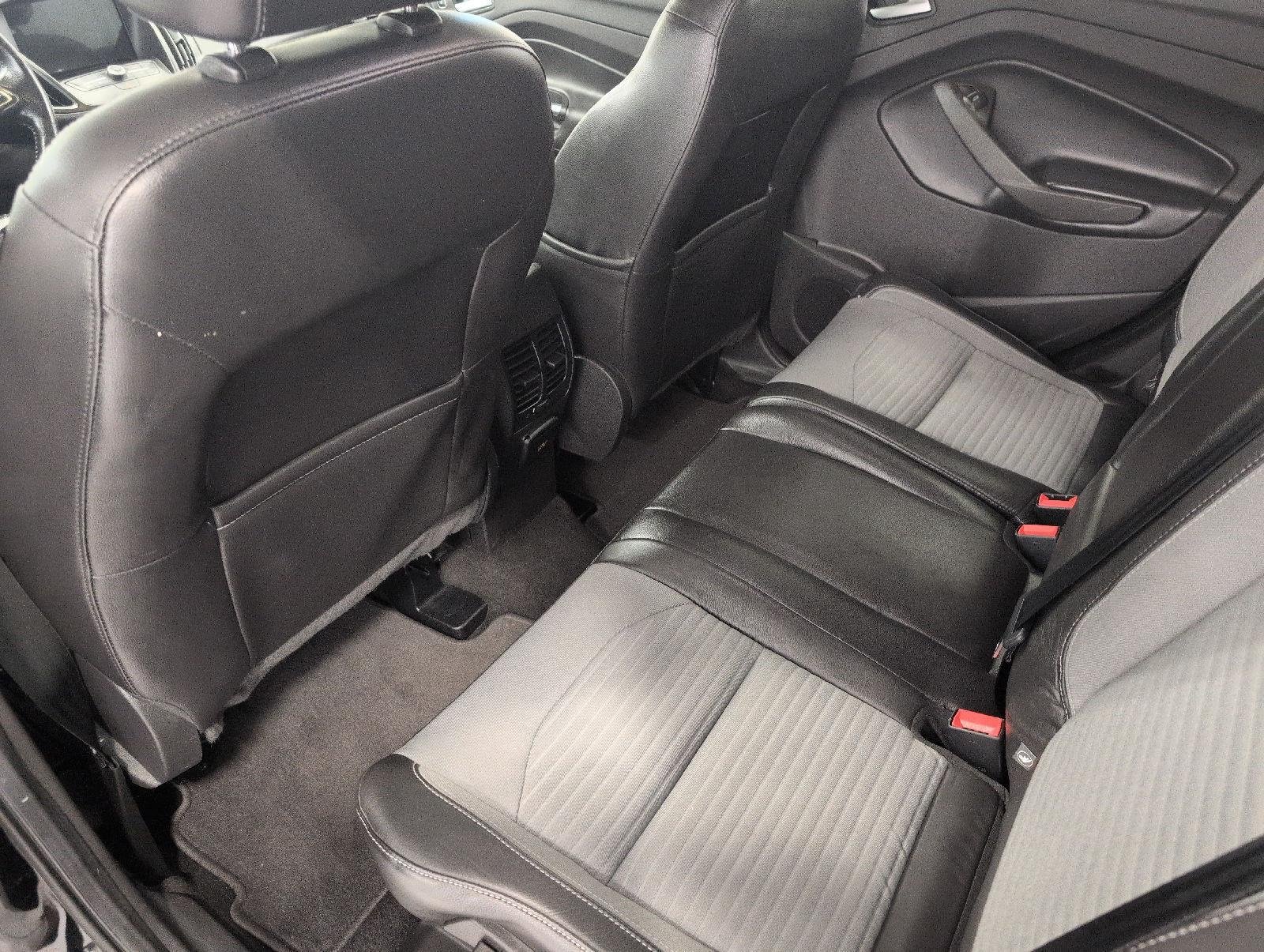 Used 2017 Ford Escape SE w/ Equipment Group 201A AWD/4WD image 21