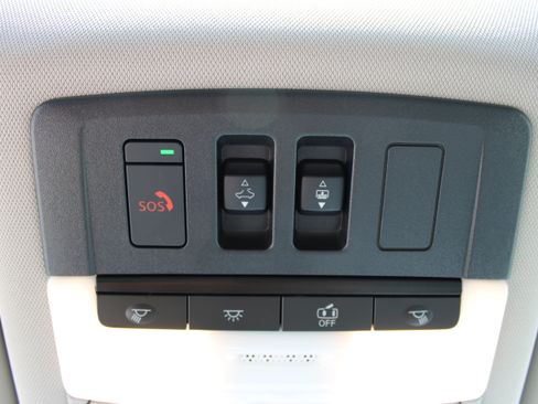 Certified 2023 Nissan Rogue SV w/ SV Premium Package AWD/4WD image 32