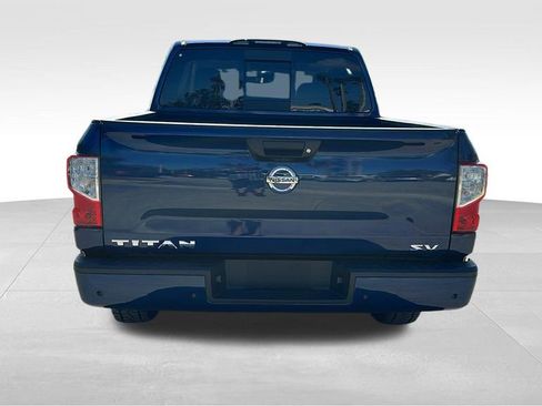 Used 2021 Nissan Titan SV w/ SV Convenience Package image 7