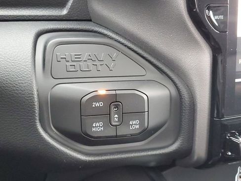 New 2026 RAM 2500 Laramie AWD/4WD image 25