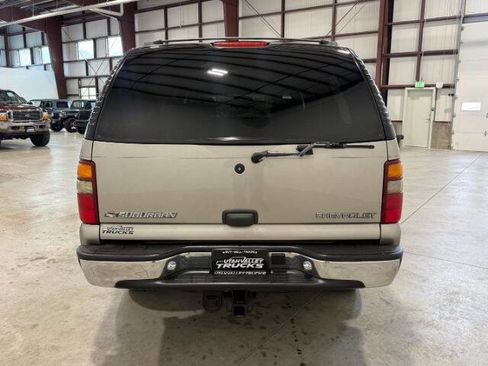 Used 2000 Chevrolet Suburban LS w/ LS Preferred Equipment Group AWD/4WD image 9