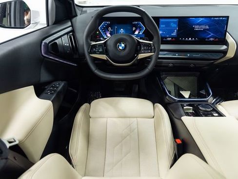 Certified 2025 BMW X3 xDrive30i w/ Premium Package AWD/4WD image 3