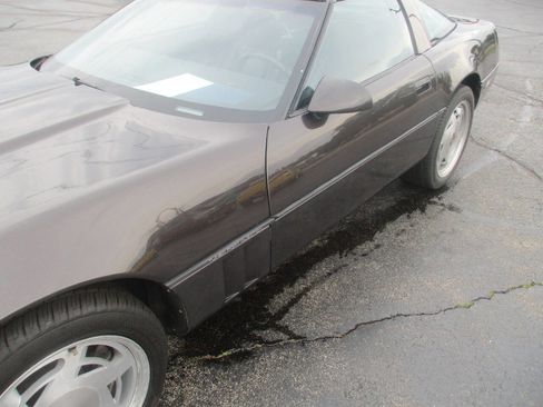 Used 1988 Chevrolet Corvette Coupe RWD image 13