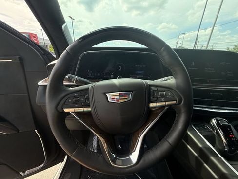 Used 2023 Cadillac Escalade Sport Platinum w/ LPO, ONYX Package AWD/4WD image 14