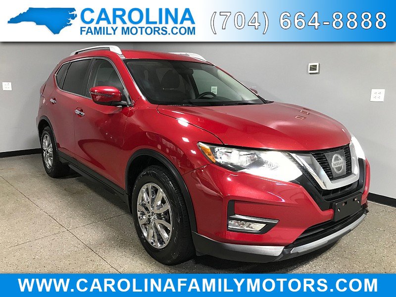 Used 2017 Nissan Rogue SV FWD image 1